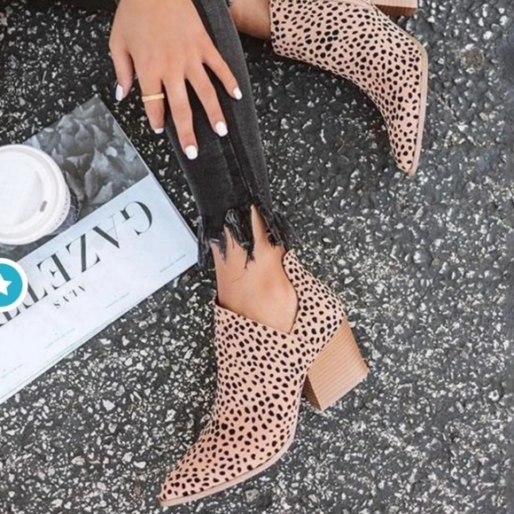 Joli Shoes - Joli Jolimall Cream & Black Animal Print Booties 7